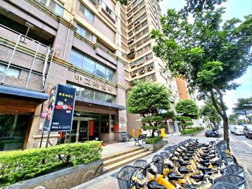 龜山房屋首購 中正綠園邸邊間採光樓中樓四房車