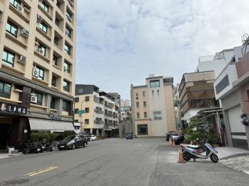 三民買屋賣屋 農十六街上方正建地/自地自建好選擇