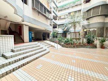 台中房仲大叔 大里運動公園旁中興商圈低總價電梯華廈