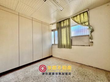  頭份透天華廈 【竹南三角窗透天住店｜臨12米與8米雙面臨路三角窗×土