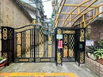 雙和房仲推薦 四號公園黃金傳奇套房＋車位
