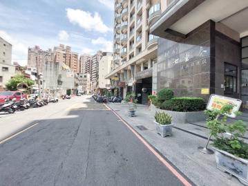 鳳山房屋顧問 建工VS高醫商圈/棋琴七重奏精緻2+1房車位