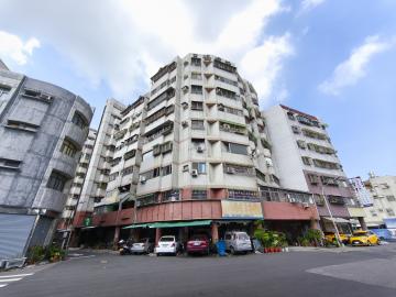 鳳山房屋顧問 陽明商圈本安生態公園第一排/大空間美三房+雙平車