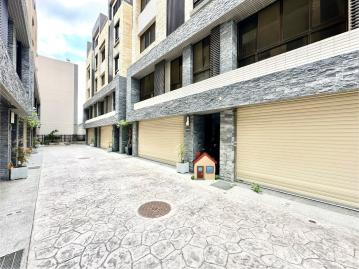 全新電梯別墅｜室內雙車位｜朝南邊間A