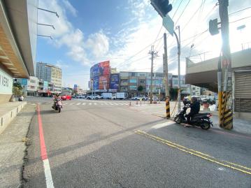 西寧國小大面寬建地送店面