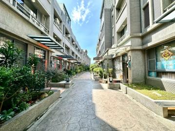 近學區火車站｜6房｜室內雙車位透天