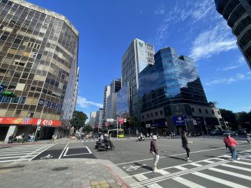 桃園農工建地 台北松江金融商圈全棟收租店面