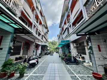 專任 超爆俗免千萬 全彰化四房社區車庫透天 北屯大樓建案 