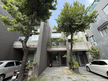 大毅建設勝利商圈輕屋齡別墅 大四房前院停車 北屯大樓建案 