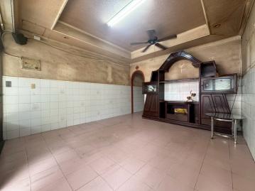 專任 潭子區人和路低總價活巷透天門前停車 北屯大樓建案