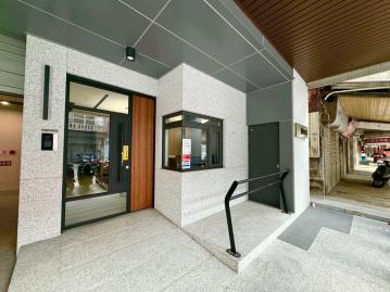 專任 北區輕屋齡電梯小豪宅 一房一廳社區唯一釋出 