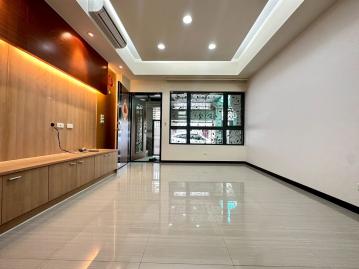 北屯大樓華廈 小陸獨家推薦 十九甲臨路震後採光車庫別墅 