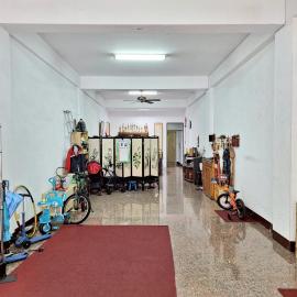 北屯區大樓華廈 降價!超值大地坪大里二期百坪使用空間臨路透店