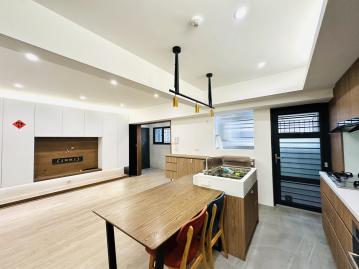 北屯區大樓華廈 小陸推薦專約五期裝潢三房車位