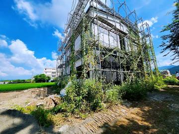 竹南房仲推薦 公館閃亮亮田園四面採光合法資材室【找多喜看房買房去】