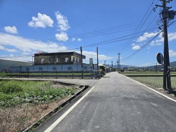 竹南房仲推薦 公館大面寬臨路平坦農地【找多喜看房買房去】