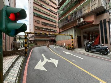 向日葵車位出售  汐止住商ALIN  汐止廠辦買賣