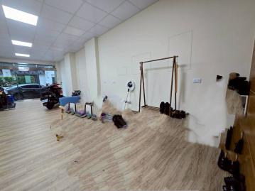 福容飯店旁樓店