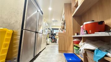 早安公園旁樓店