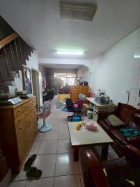 民雄日光市旁車庫店住