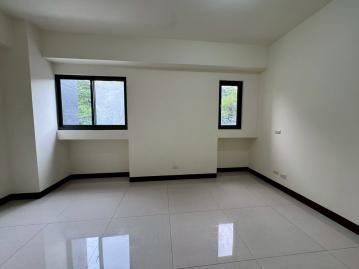 台中沙鹿全新雙車位電梯黃金店面(1)