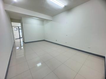 大林中正路三角窗店面
