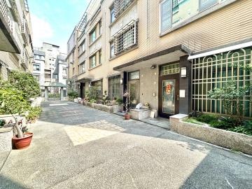 竹北高鐵大樓 莫內花園 透天五房 雙車