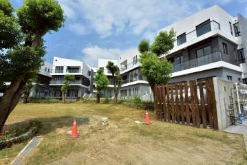 新竹找房買房 稀有出售芎林交流道近高鐵美式美電梯別墅