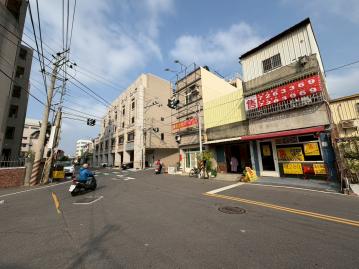 豪宅土地廠房 專簽精誠夜市旁雙面臨路店住合一宅