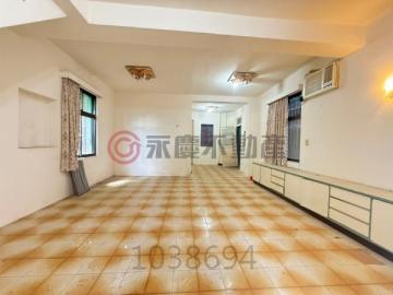基隆房仲汪姐 市區清幽透天厝