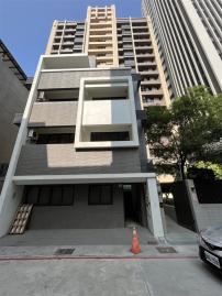 高雄店住吉達 亞灣自強商圈８米寬新透天		