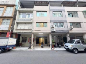 高雄店住吉達 	前金成功商圈臨路約10米可停車透天			