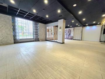桃園捷運買屋 文中特區大面寬透店