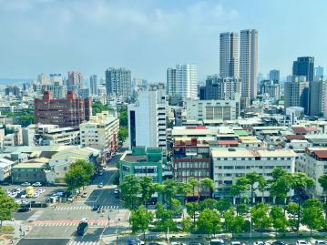 西屯房仲阿隆 植物園輕屋齡挑高兩房高樓層視野戶