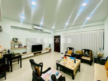 台南買房首選 南區大面寬電梯雙車美墅 台南房仲老妹靜嫻