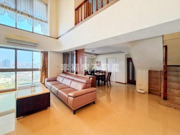 台南買房首選 成大木質典雅雙車宅-桂花鄉 台南房仲老妹靜嫻