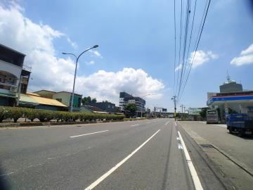 房地產女超人 正緃貫公路旁 臨20米路建地