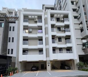 房地產女超人 湖子內輕屋齡雙平車美華廈