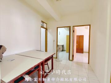大台南房仲王 大同路邊間大陽台３樓寓