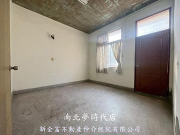 台南美美房屋 地２８坪６米大面寬車墅透天８米活巷