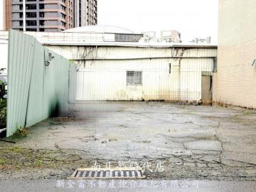 台南美美房屋 專和緯星巴客３５建地-附建照