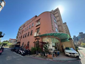 蘆洲買屋推薦  獨棟透天店住面公園