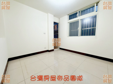 學區旁靜巷透天厝