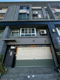 嘉義透天大樓 港坪公園第一排｜7米黃金面寬透天店住 