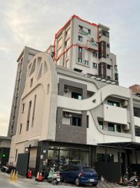 嘉義透天大樓 【星空下的雙倍空間｜10樓景觀樓中樓・全新美屋帶家具】