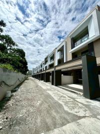 嘉義透天大樓 【嘉義公園｜全新電梯雙車別墅｜尊榮獨有】