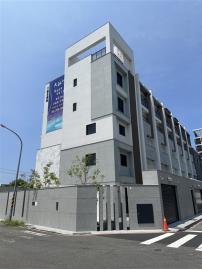 高雄店面三角窗 全新完工河岸第一排雙面臨路邊間電梯四車庫