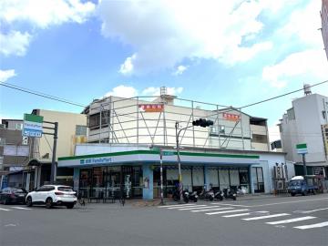 高雄店面三角窗 水上鬧區面寬醒目印鈔角窗店王