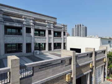 高雄店面三角窗 仁武灣內國小綠地首排名湖生活圈雙車墅