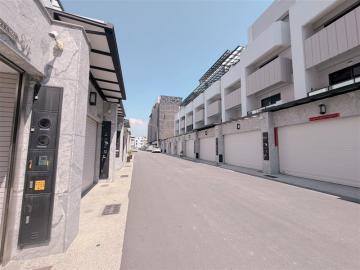 高雄店面三角窗 大社墅霖苑文中二公園全新未住大面寬雙車墅